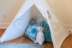 Details-664-Highwood-Circle-98-CMG